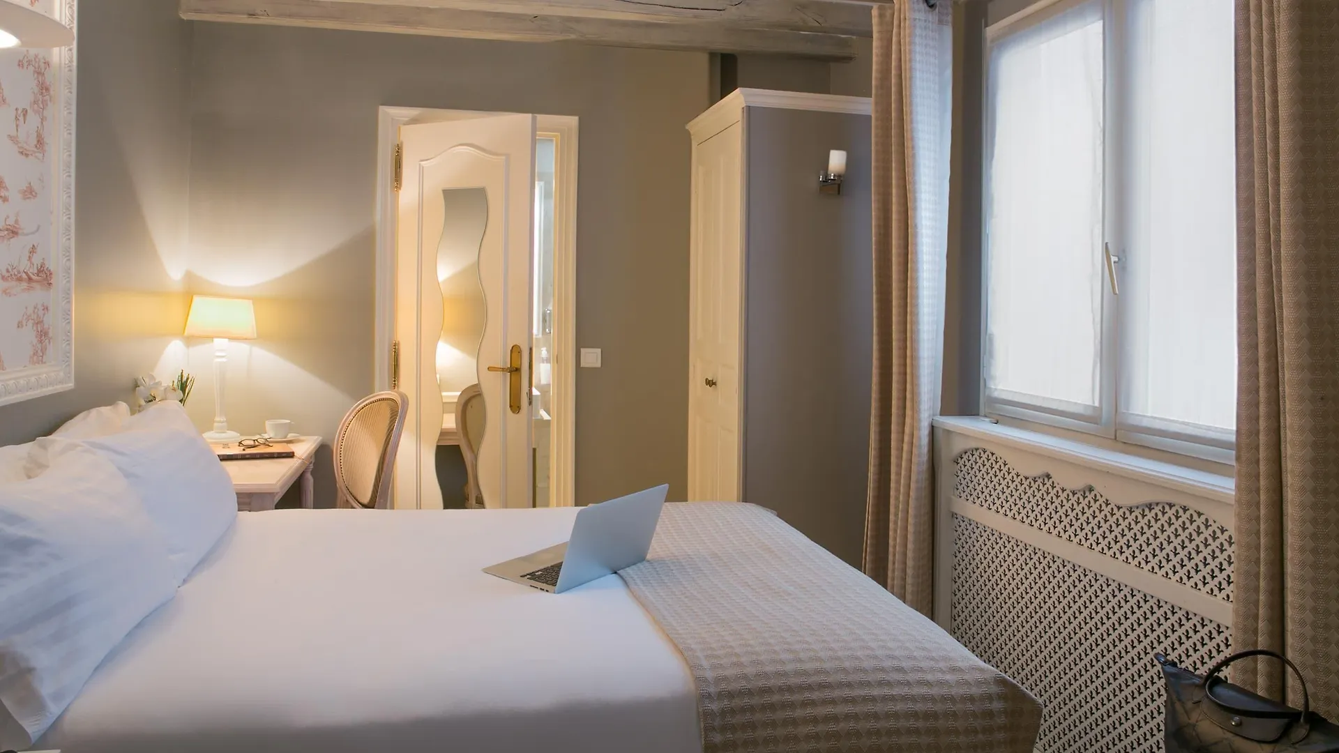 Saint Martin Bastille 3*